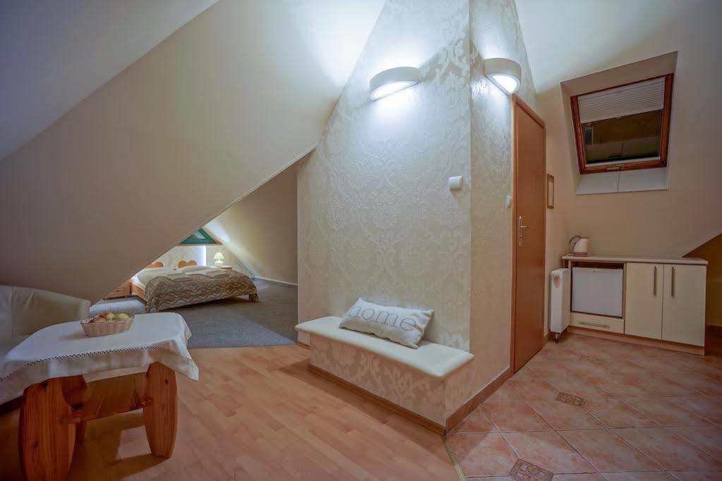 Jawor Pokoje I Apartamenty Zakopane Exterior photo